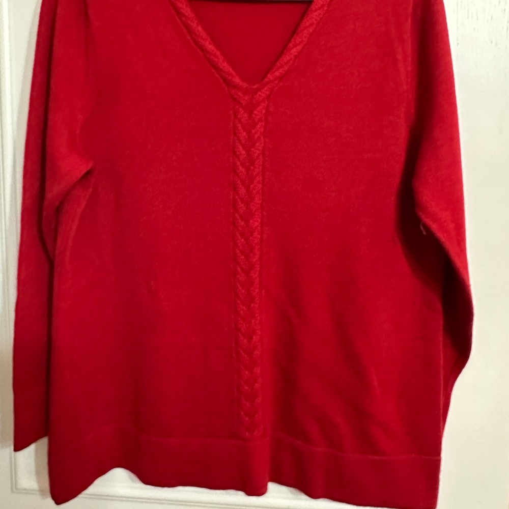 Coldwater Creek Scarlet V-Neck Sweater
Size XL (18) - LOVELY!